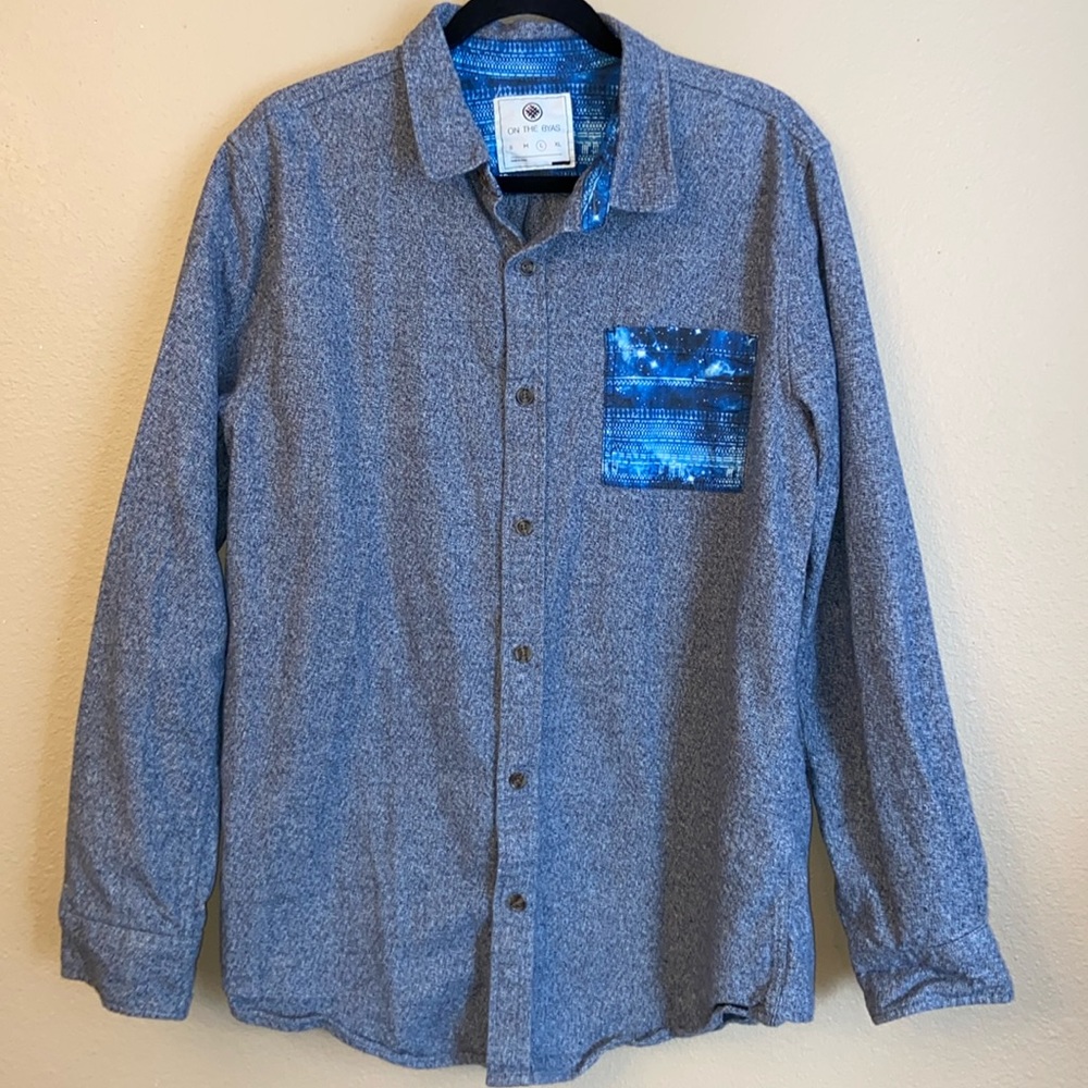 ON THE BYAS Button Down Flannel Chambray Shirt LARGE Denim Blue Heather Space